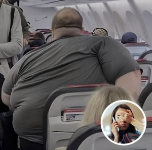 Photo Of Passenger On Flight Goes Viral, Has Everyone …. see